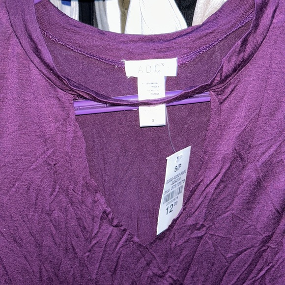 V-Neck Tshirt - Picture 2 of 4